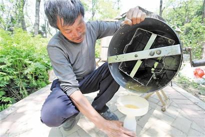 青島櫸林山野蜜純靠化學(xué)添加劑 大米糖漿勾兌竟達歐盟標(biāo)準(zhǔn)