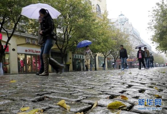 我國(guó)多地現(xiàn)降溫降雨天氣 一場(chǎng)秋雨一場(chǎng)寒