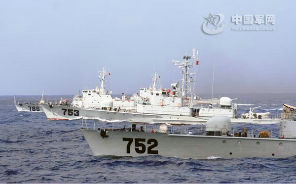 資料圖：南海艦隊(duì)導(dǎo)彈護(hù)衛(wèi)艦部隊(duì)聯(lián)訓(xùn)。