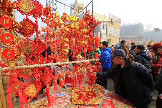 過(guò)大年趕大集 李村集場(chǎng)面火爆年味濃