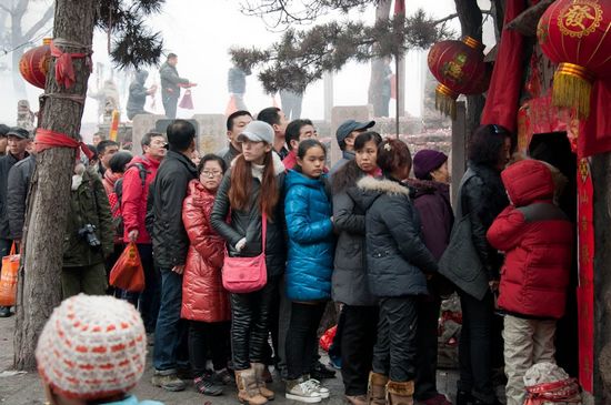 萬名香客華嚴寺祈福 攝影師拍下龍鳳香火